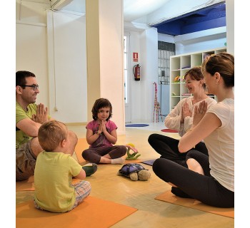 Iniciación al yoga en familia