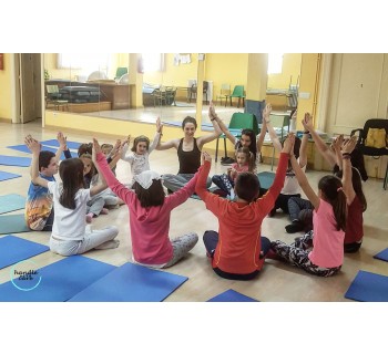 Un mes de yoga para un niño o yoga en familia 4 clases
