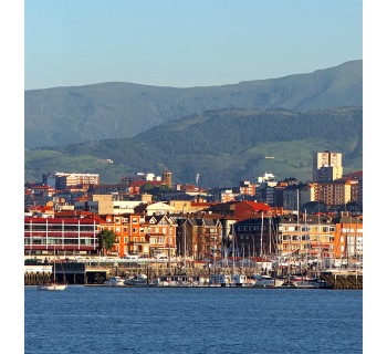 Ría de Bilbao en piragua   Visita al pesquero Agurtza y taller marinero