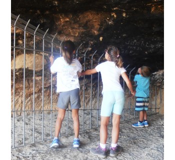 Visita a La Cueva de Els Vilars y ruta en coche 'offroad'